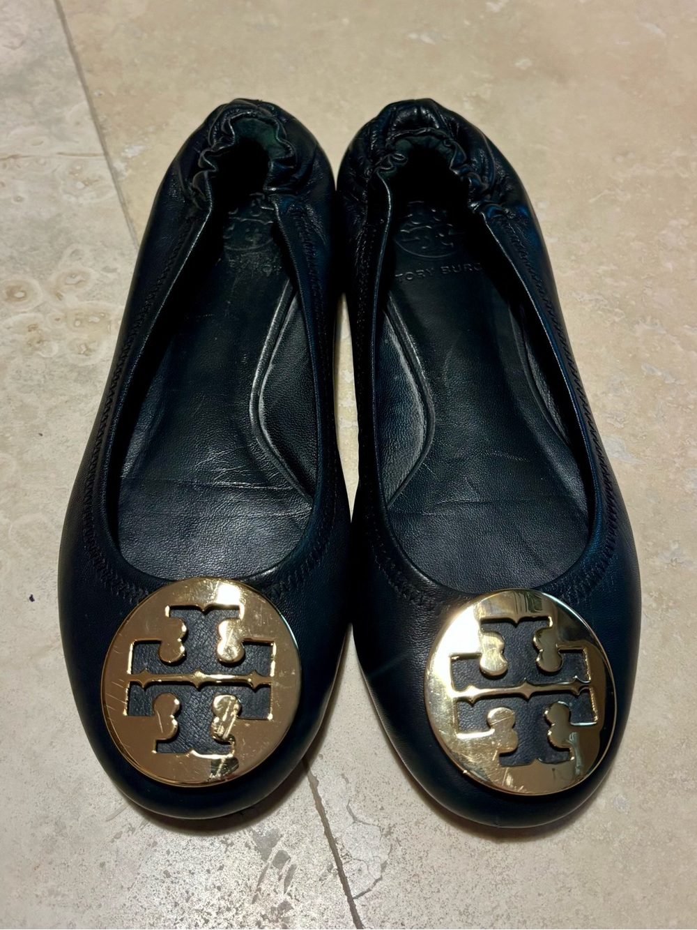 Tory Burch Minnie Black Leather Ballet Flats with Gold Logo Medallion size 5